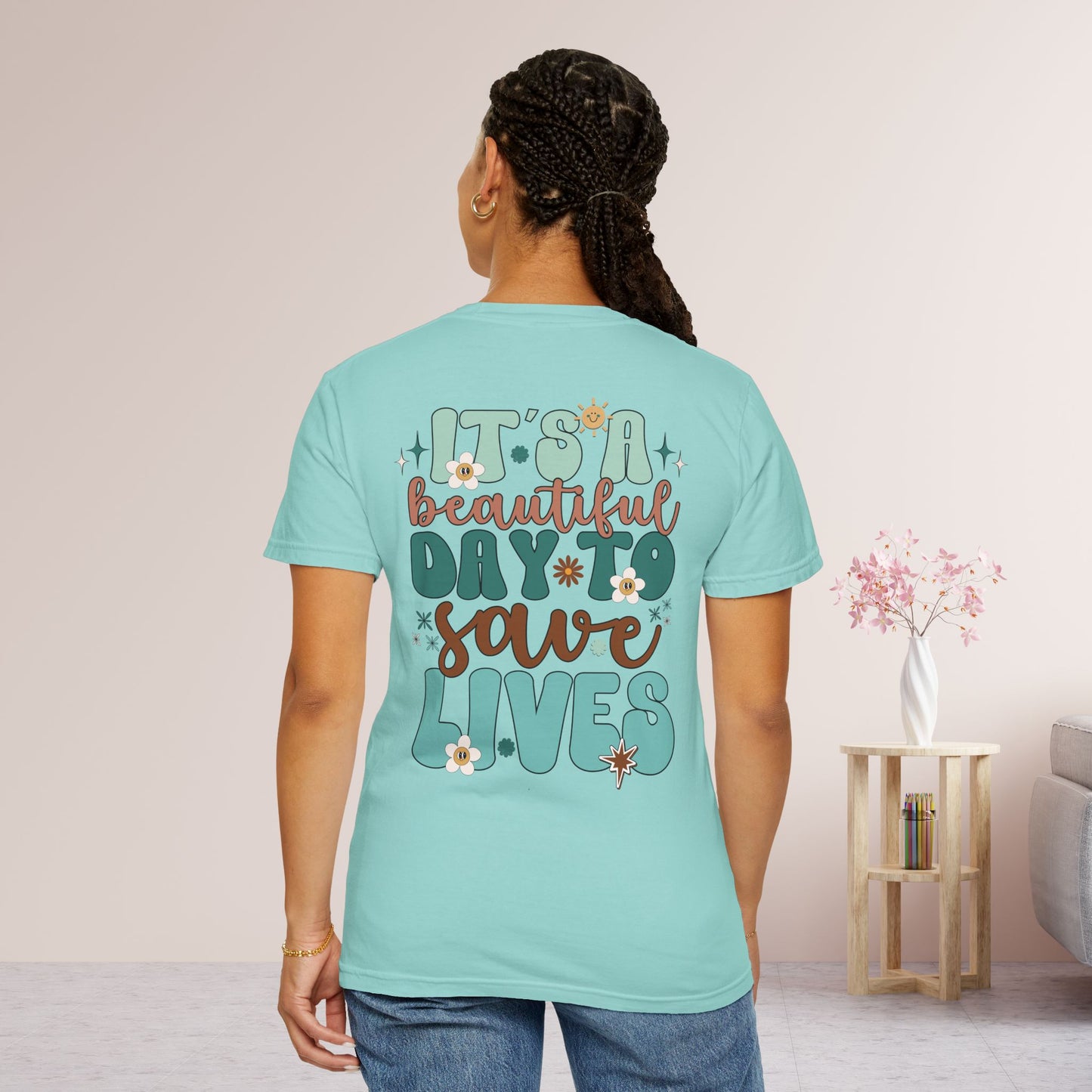 Comfort Colors Groovy Nurse Shirt - It's a Beautiful Day to Save Lives Tee